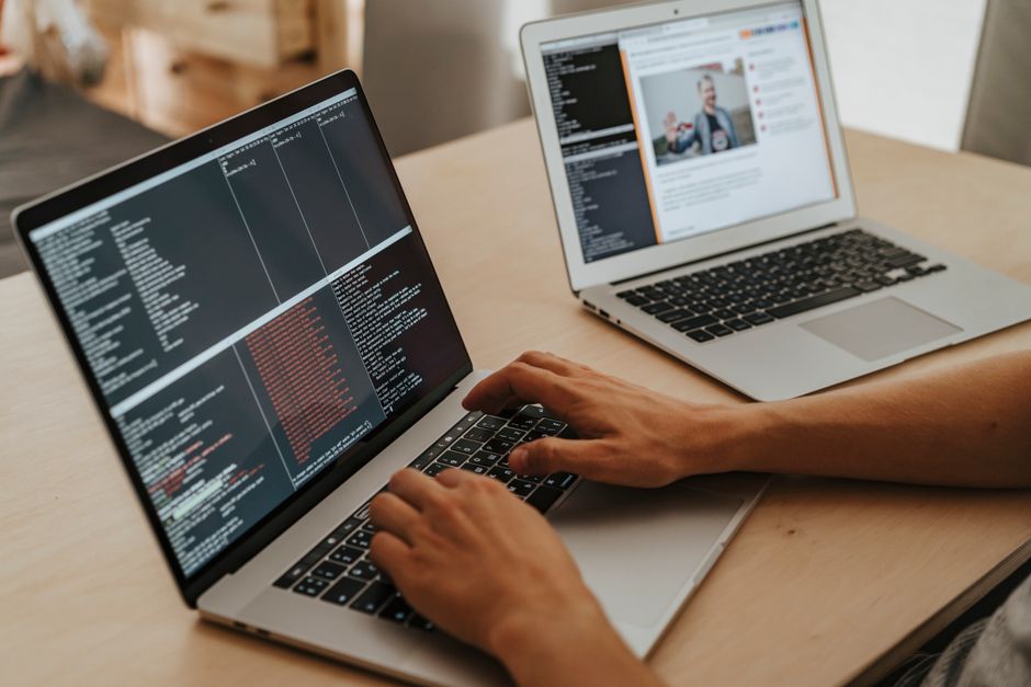 Изображение команды и обучения в Pro Academy S.A.